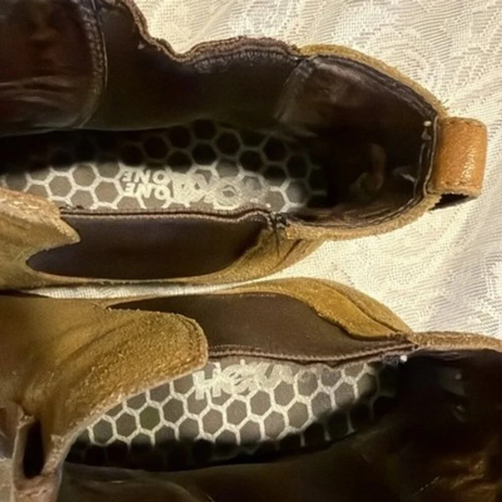 UGG Boots Chelsea Men’s 11 Well Worn. Pics Show Heel Wear. Great Work Boots